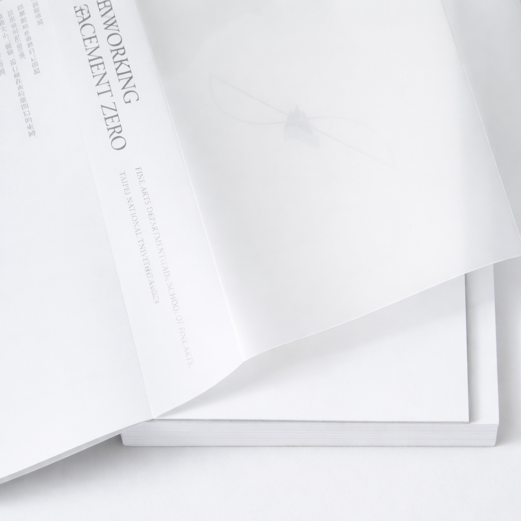 北藝大學美術系畢業專刊「超級做工位移零」 3